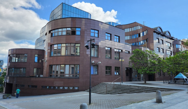 ČBN nabízí k prodeji originální budovu v Plzni, vznikla na počátku 90. let 20. století