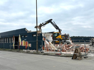 ŘSD začíná rozšiřovat odpočívku na D5 v Rozvadově. Vznikne po demolici celnice