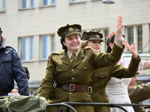 FOTO: Více tanků i letadel, Plzeň ožila oblíbeným Konvojem svobody