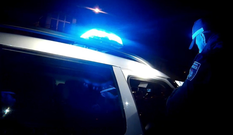 Denně rozvážel autem zásilky, řidičské oprávnění však nevlastnil