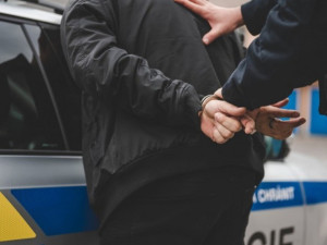 Pokus o vraždu v Klatovech, dva cizinci si vyřizovali osobní spory