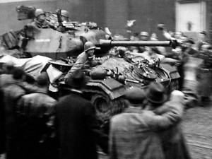 V ulicích Plzně obsazené Němci vypukly boje po příjezdu Američanů 6. května 1945