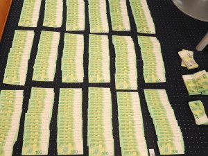 Celnici rozkryli případ pašování cigaret do pohraničí, škody jdou do milionů