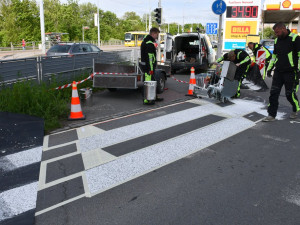 Startuje rozsáhlá obnova vodorovného dopravního značení na stezkách v Plzni