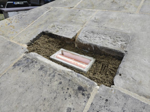 Opravený pomník obětem nacismu v sobě nese schránku pro budoucí generace