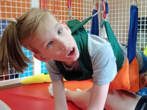 Honzík zázrakem přežil syndrom náhlého úmrtí, pořád se ale potýká s následky
