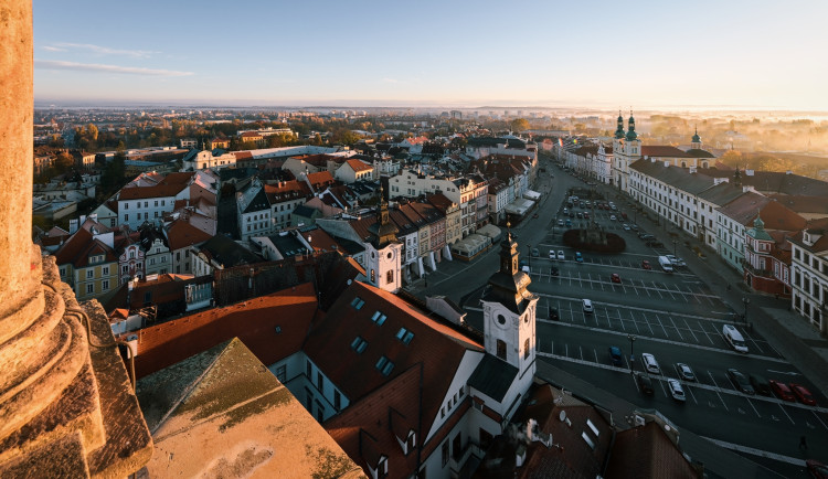 Hradec Králové má z loňska volných 255 milionů korun. Zatím je dá do rezervy