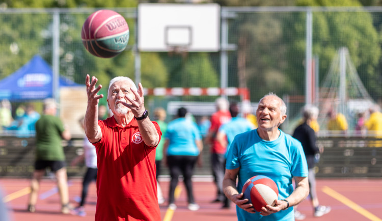 Na sportovních hrách se v České Lípě utkalo na 150 seniorů z celého kraje