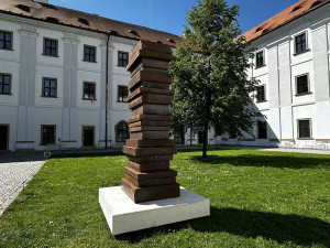 Milan Cais: Booktherapy