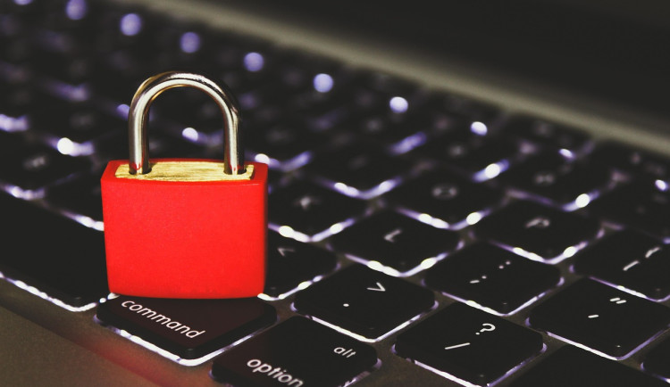 Kyberbezpečnost? Začíná mezi židlí a klávesnicí, není jen v rukou IT odborníků