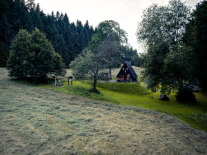 Zapomenuté příběhy zaniklé osady v srdci Českého lesa připomene letní kino a besedy