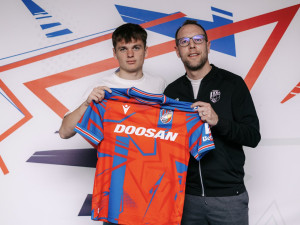 Fotbalová Plzeň má novou posilu, záložník Višinský podepsal smlouvu na tři roky