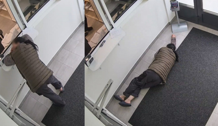 Nejprve cizinka usnula vestoje, pak se sesunula na zem a pokračoval v tvrdém spánku