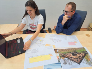 Studentka Hana Houzarová a vyučující Jan Kubát