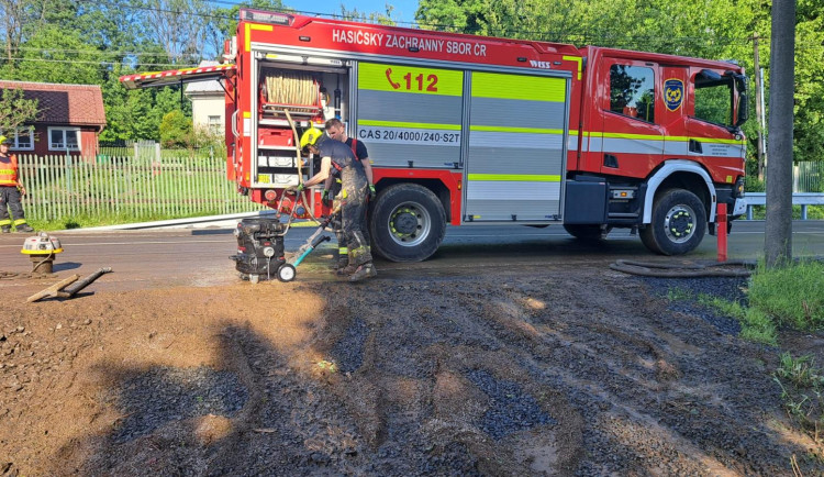 Likvidační práce po přívalovém dešti potrvají v Dalešicích zřejmě do konce týdne