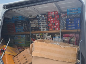 Padělky oblečení, elektroniky a hraček za miliony do Plzně nedojely. Zasáhli celníci
