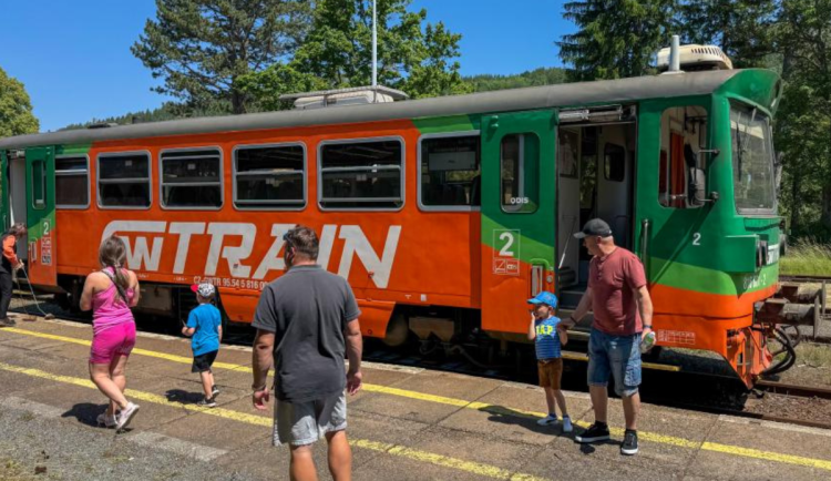 Do Vrbna pod Pradědem zase jezdí vlaky, obnova po povodni stála přes 60 milionů