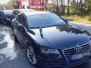 Tři lidé se zranili při hromadné nehodě pěti automobilů na frekventované silnici I/20