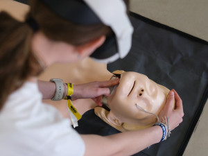 Záchranu lidského života pomocí virtuální reality si během osmi hodin nacvičilo 1255 lidí