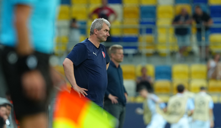 KOMENTÁŘ: Proč reprezentace v konfrontaci vyhořely? Na vině je zpátečnické myšlení