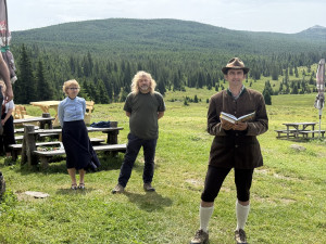 Legendární hájovna na Březníku leží v části Šumavy s nejdrsnějším počasím. Teď láká na novou výstavu