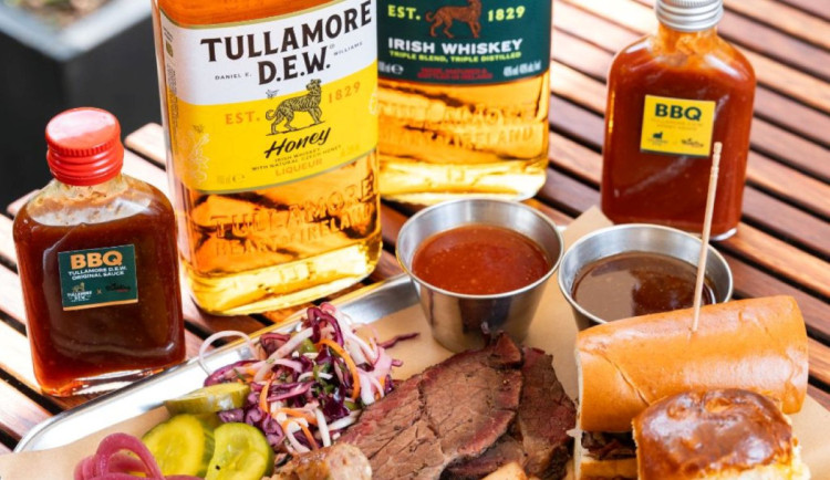 Domácí BBQ omáčky s whiskey, překvapte a zazáříte