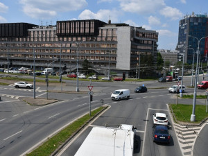Už v pondělí začne náročná výměna tramvajových kolejí v centru, řidiče čekají omezení