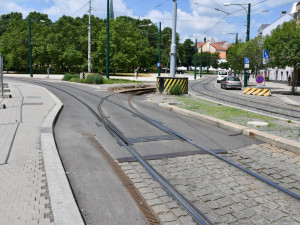 Už v pondělí začne náročná výměna tramvajových kolejí v centru, řidiče čekají omezení