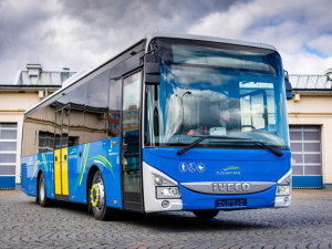 Plzeňský kraj dá půlroční 25procentní slevu na jízdném, opozice je proti