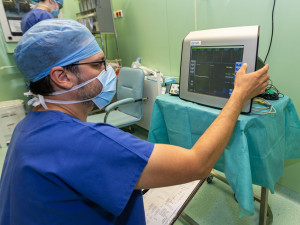 Nový přístroj ve Stodské nemocnici ohlídá hlasivky pacientů při operaci štítné žlázy