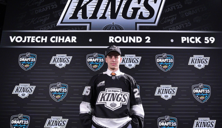 Karlovarský talent míří do NHL. Čihaře si ve druhém kole vybralo Los Angeles