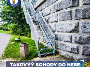 Zloděj ukradl schodiště k vyhlídce na pilíři, začal odspodu a nahoru už nedosáhl