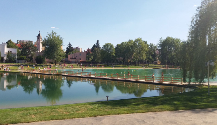 Jaká je aktuální kvalita vody na koupalištích? Džbán a Šeberák se zhoršují