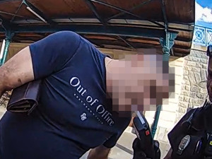 Konflikt v autobusu. Řidič odmítl říct cestujícímu čas příjezdu a strhla se mela