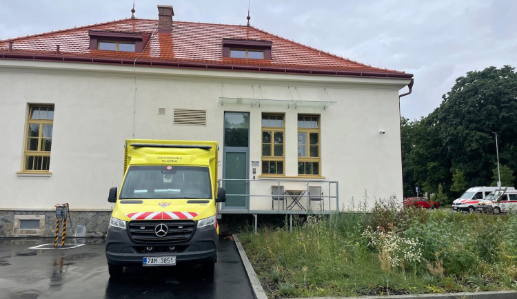 Záchranáři otevřeli novou základnu v areálu bohnické nemocnice