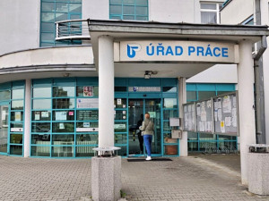 Nezaměstnanost v Plzeňském kraji se drží na 3,5 procentech, volných míst přibylo