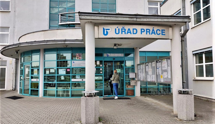 Nezaměstnanost v Plzeňském kraji se drží na 3,5 procentech, volných míst přibylo