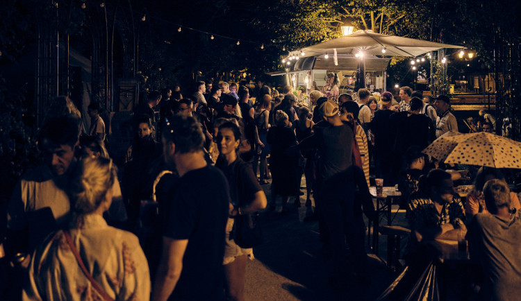 Další ročník Inspiral Garden promění centrum Plzně v kulturní oázu.