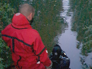 Tělo muže utonulého v řece našel po sedmi minutách nasazení speciální vodní dron
