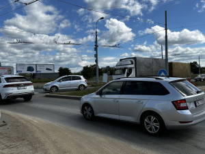 Přestavba obřího kruháče u Makra se protáhne o celý měsíc, dělníci poškodili kolektor s kabely