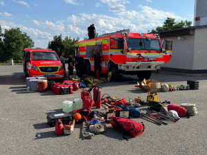Plzeňští hasiči vyrazili do Řecka, budou tam v pohotovosti kvůli lesním požárům