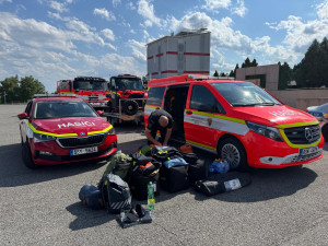 Plzeňští hasiči vyrazili do Řecka, budou tam v pohotovosti kvůli lesním požárům