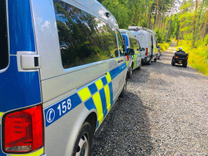 Záhadné zmizení padesátiletého muže. Policie opakovaně nasazuje do pátrání lidi, psy i vrtulník