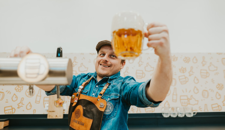 Zažijte oblíbenou Školu čepování Pilsner Urquell nově i v kratší hodinové verzi