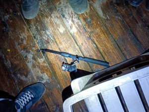 Cizinci pytlačili v noci u rybníka. Tvrdili, že jen relaxují s pivem na lehátkách a k prutům se neznali