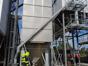 Zásah u sušičky na obilí