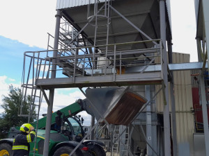 Zásah u sušičky na obilí