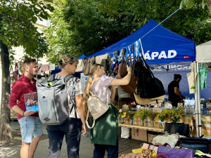 Dobročinný bazar nepotřebných kabelek pomůže lidem s handicapem