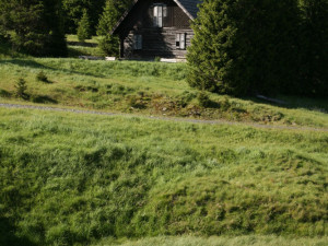 Rozebírání a konzervace slavné Roklanské chaty v srdci Šumavy jen tak nezačne