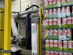 Češi objevili kouzlo RTD koktejlů v plechovce. Letos jich v Plzni vyrobí 14 milionů kusů